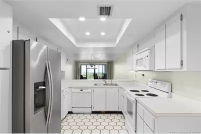 529 NE Plantation Road #105, Stuart, FL 34996 - Photo 10