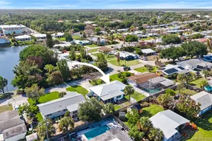 3389 NE Linda Dr, Jensen Beach, FL 34957 - Photo 34