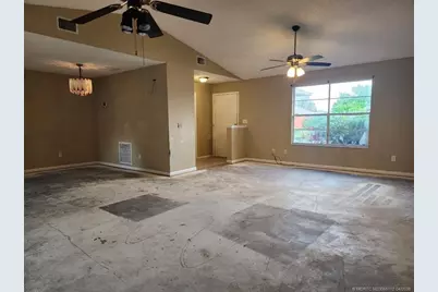 742 SW Nichols Terrace, Port Saint Lucie, FL 34953 - Photo 4