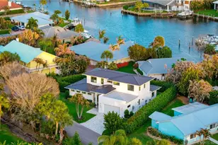 10742 SE Burgee Ct, Hobe Sound, FL 33455 - Photo 10