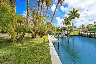 505 SW North Carolina Dr, Stuart, FL 34994 - Photo 2