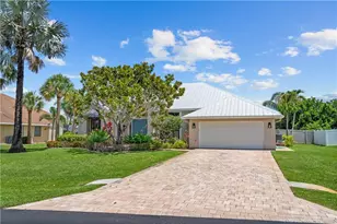 1102 SE Strathmore Dr, Port Saint Lucie, FL 34952 - Photo 4