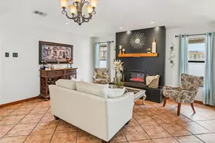 992 SE Thornhill Dr, Port Saint Lucie, FL 34983 - Photo 14