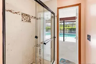 992 SE Thornhill Dr, Port Saint Lucie, FL 34983 - Photo 36