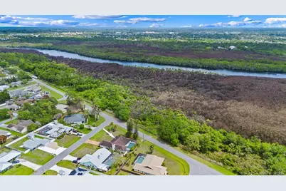 992 SE Thornhill Drive, Port Saint Lucie, FL 34983 - Photo 4