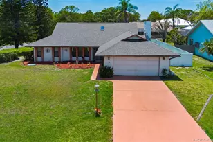 992 SE Thornhill Dr, Port Saint Lucie, FL 34983 - Photo 2