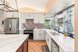992 SE Thornhill Dr, Port Saint Lucie, FL 34983 - Photo 18