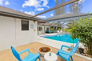 992 SE Thornhill Dr, Port Saint Lucie, FL 34983 - Photo 38