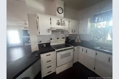 3430 Bayridge Drive, Lantana, FL 33462 - Photo 10