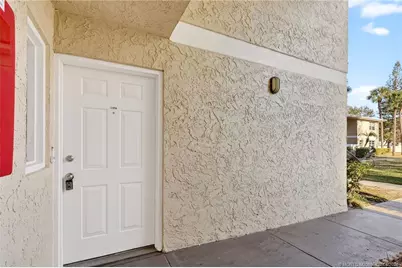 1564 SE Royal Green Circle #104, Port Saint Lucie, FL 34952 - Photo 4