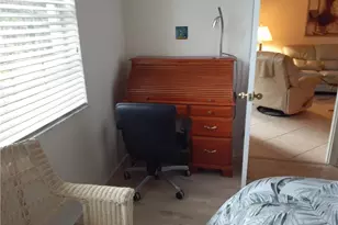 1571 SE Hampshire Way, Stuart, FL 34994 - Photo 10