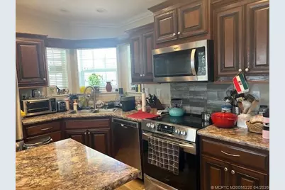 4241 Royal Manor Boulevard, Boynton Beach, FL 33436 - Photo 2