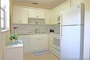2600 SE Ocean Blvd, Stuart, FL 34996 - Photo 4