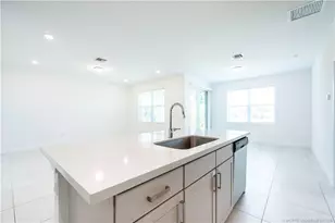 2730 NE Breezeway Cir, Jensen Beach, FL 34957 - Photo 14