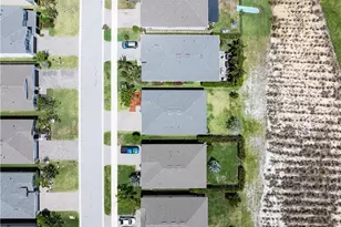 2730 NE Breezeway Cir, Jensen Beach, FL 34957 - Photo 36