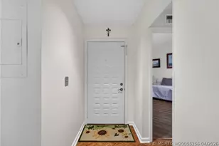 6031 SE Martinique Dr, Stuart, FL 34997 - Photo 10