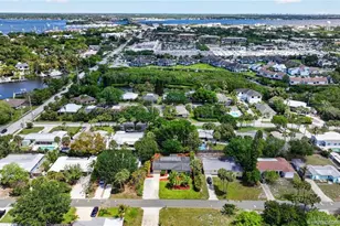 330 SW Winnachee Dr, Stuart, FL 34994 - Photo 46