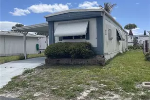 345 NE Tropicalia Ln, Jensen Beach, FL 34957 - Photo 2