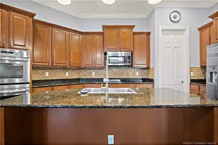 10399 SW Landry Ln, Port Saint Lucie, FL 34987 - Photo 14