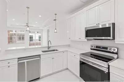 47 SW Osceola Street #UN206, Stuart, FL 34994 - Photo 10