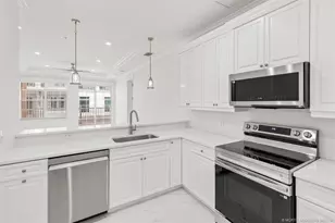 47 SW Osceola St, Stuart, FL 34994 - Photo 10