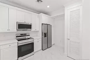 47 SW Osceola St, Stuart, FL 34994 - Photo 8