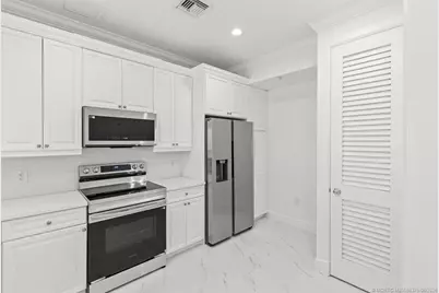 47 SW Osceola Street #UN206, Stuart, FL 34994 - Photo 8