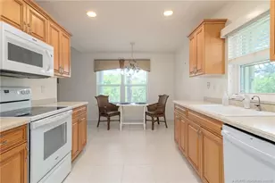 1527 SE Prestwick Ln, Port Saint Lucie, FL 34952 - Photo 10