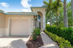 1527 SE Prestwick Ln, Port Saint Lucie, FL 34952 - Photo 2