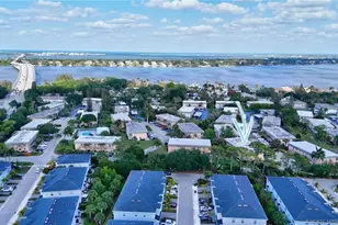 2950 SE Ocean Blvd, Stuart, FL 34996 - Photo 18