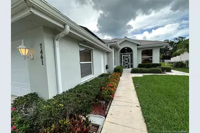 7461 SE Autumn Lane, Hobe Sound, FL 33455 - Photo 2