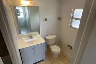 402 S 14th St, Fort Pierce, FL 34950 - Photo 8