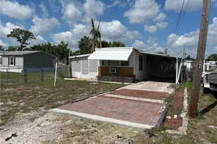 1574 NE Oriole Ave, Stuart, FL 34994 - Photo 4