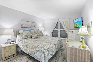 379 NE Tradewind Ln, Stuart, FL 34996 - Photo 18