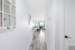 379 NE Tradewind Ln, Stuart, FL 34996 - Photo 8
