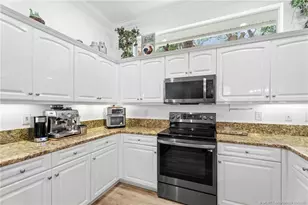 4317 SE Coventry Ln, Stuart, FL 34997 - Photo 16