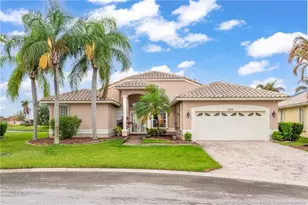 420 NW Aqua Vista Ln, Saint Lucie West, FL 34986 - Photo 1