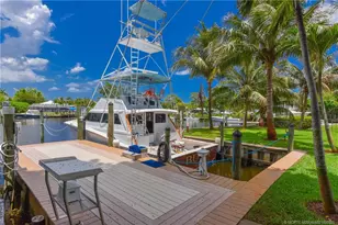 1374 NW Coconut Point Ln, Stuart, FL 34994 - Photo 18