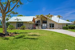 841 SW Catalina St, Palm City, FL 34990 - Photo 2