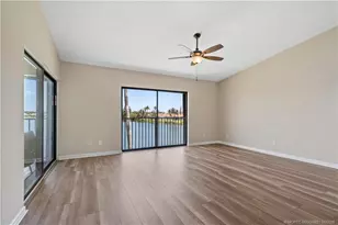 3206 S Lakeview Cir, Fort Pierce, FL 34949 - Photo 8