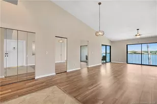 3206 S Lakeview Cir, Fort Pierce, FL 34949 - Photo 4