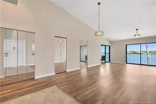 3206 S Lakeview Cir, Fort Pierce, FL 34949 - Photo 4