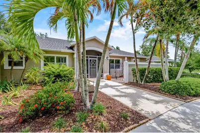 2671 NE Pinecrest Lakes Boulevard, Jensen Beach, FL 34957 - Photo 4