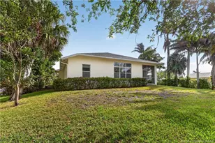 814 SW 29th St, Palm City, FL 34990 - Photo 4