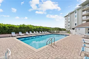 379 NE Tradewind Ln, Stuart, FL 34996 - Photo 28
