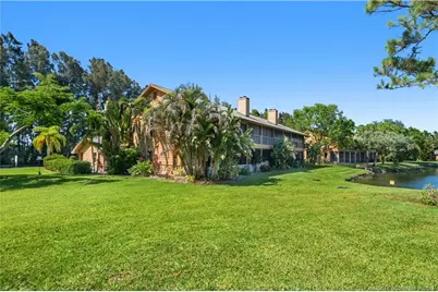 102 SE Crestwood Circle, Stuart, FL 34997 - Photo 34