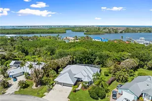 4220 SE Rainbows End, Stuart, FL 34997 - Photo 2