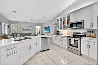 671 SE Pin Oak Terrace, Stuart, FL 34997 - Photo 20
