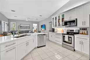 671 SE Pin Oak Terrace, Stuart, FL 34997 - Photo 20