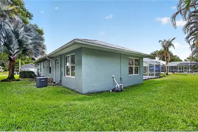 671 SE Pin Oak Terrace, Stuart, FL 34997 - Photo 14